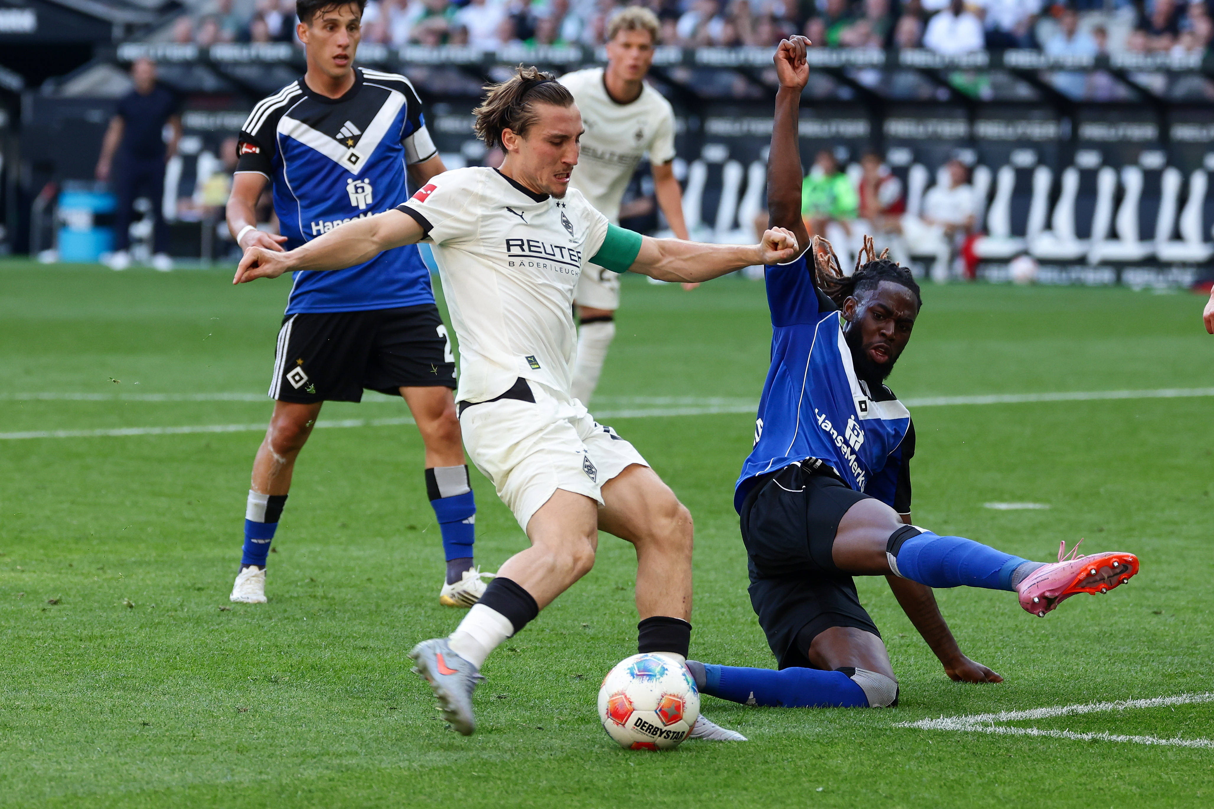 汉堡队重回德甲比赛舞台，备受关注