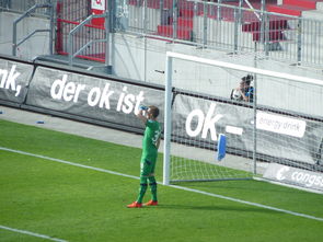 aoa体育直播-汉堡主场2-2战平比勒费尔德，双方互交白卷，胜负悬而未决，汉堡比赛赛程