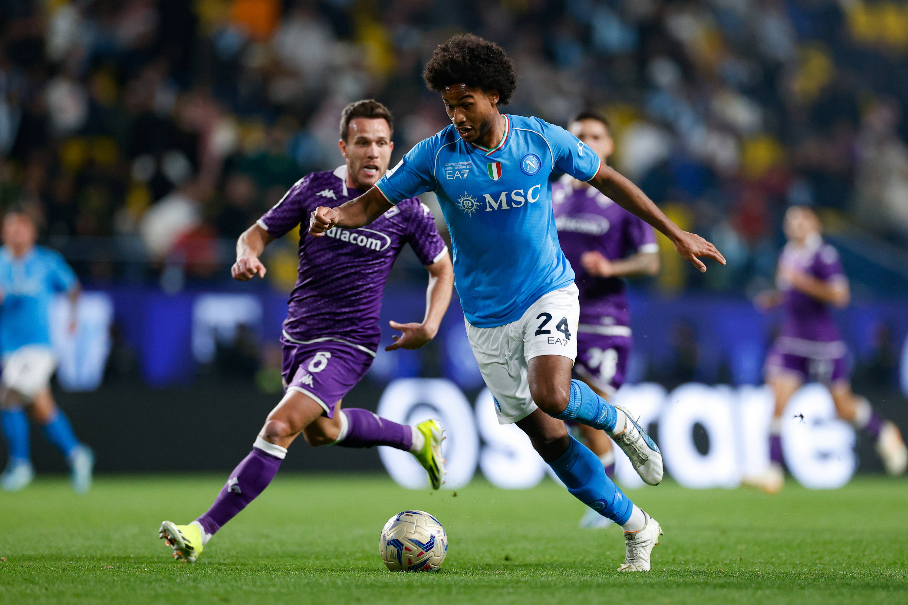 aoa体育教练-包含佛罗伦萨客场逼平，保持不败的词条