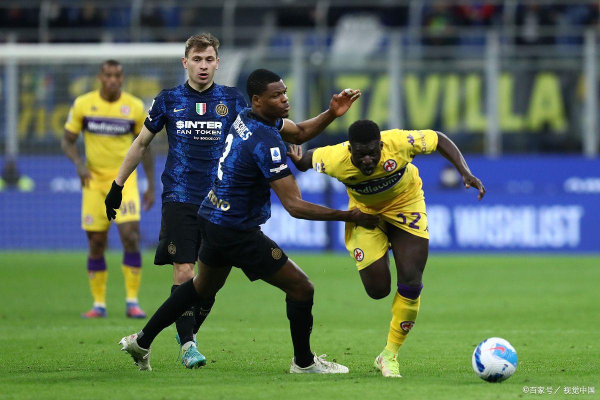 包含佛罗伦萨客场逼平，保持不败的词条