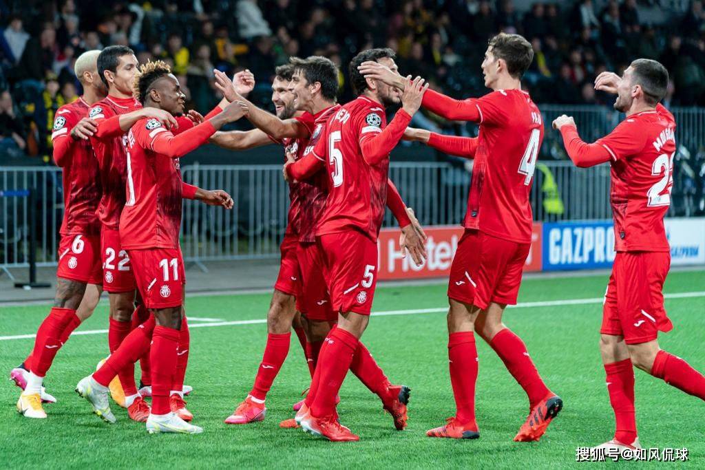 aoa体育馆-西甲劲旅在最后关头交手，胜利关乎冠军归属