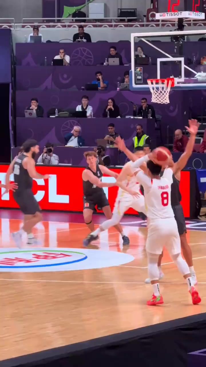 包含江西男篮在比赛中展现出惊人的团队配合的词条